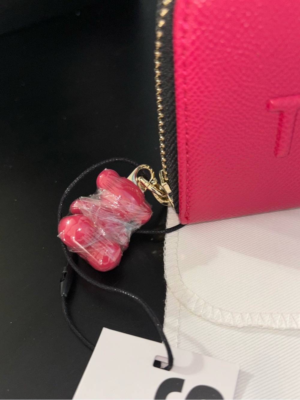 TOUS Fuchsia Leather Zip Card Holder - Picture 3 of 3